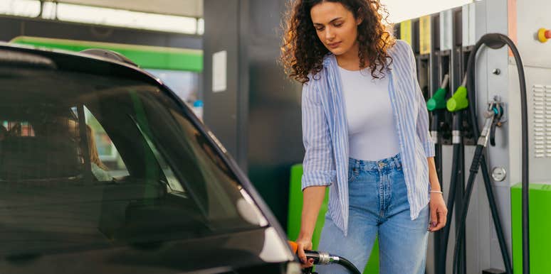 american woman struggling with gas prices