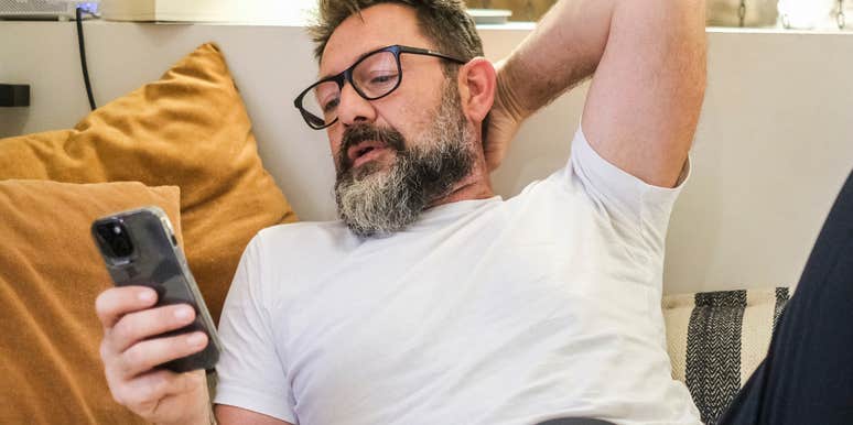 research warns popcorn brain affecting people scroll phone hours