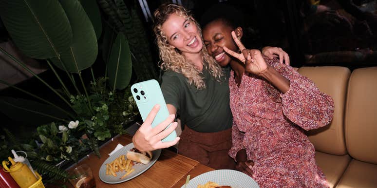 restaurants bars ban phones some say unsafe