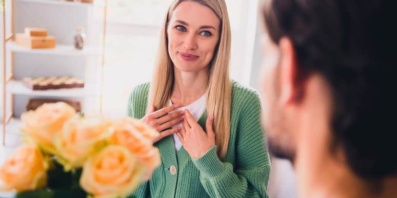 man giving woman with adhd flowers