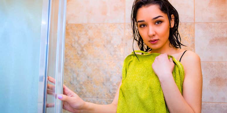 Distinct Personality Traits Of People Who Prefer Long Showers & Short Conversations
