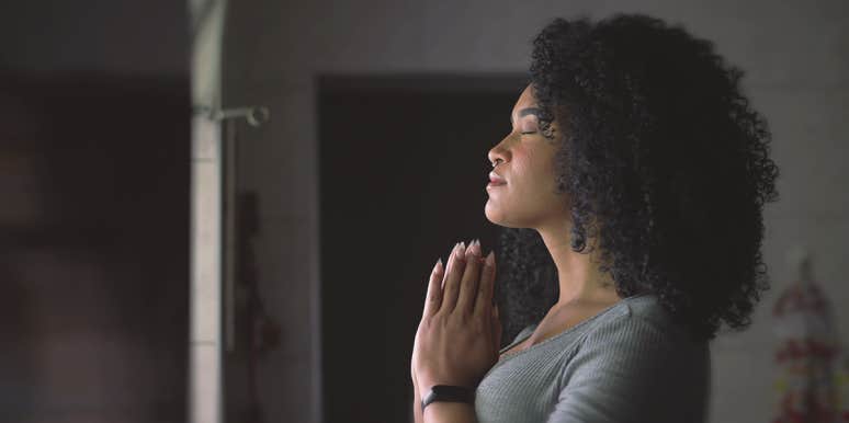 My Life Turned Completely Zen When I Adopted These 4 Buddhist Principles woman meditating