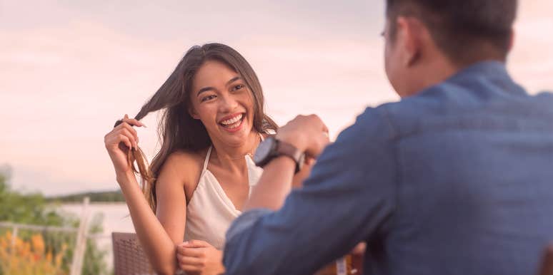 5 Subtle Ways To Show Confidence On The First Date couples dating