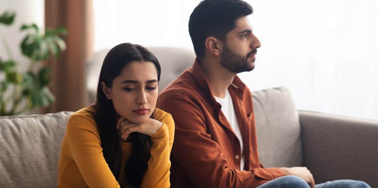 5 Things We All Do That Slowly Destroy Relationships unhappy couple