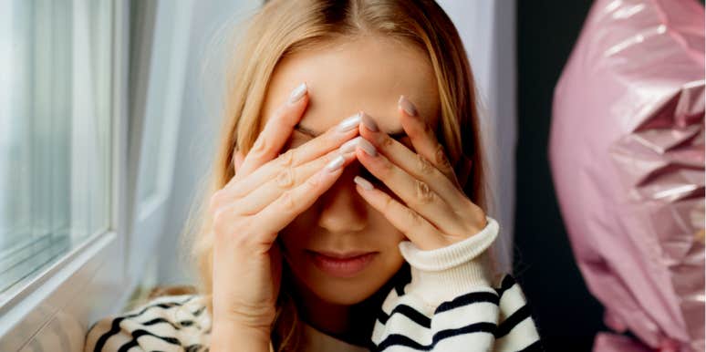 6 Signs You're TOTALLY NOT Ready For A Commitment lonely woman