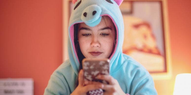 The Biggest Sign You're Totally Dependent On Facebook The Biggest Sign You're Totally Dependent On Facebook