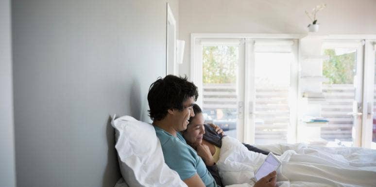 Sharing A Bed With Someone Makes You Happier (Says Science) Sharing A Bed With Someone Makes You Happier (Says Science)