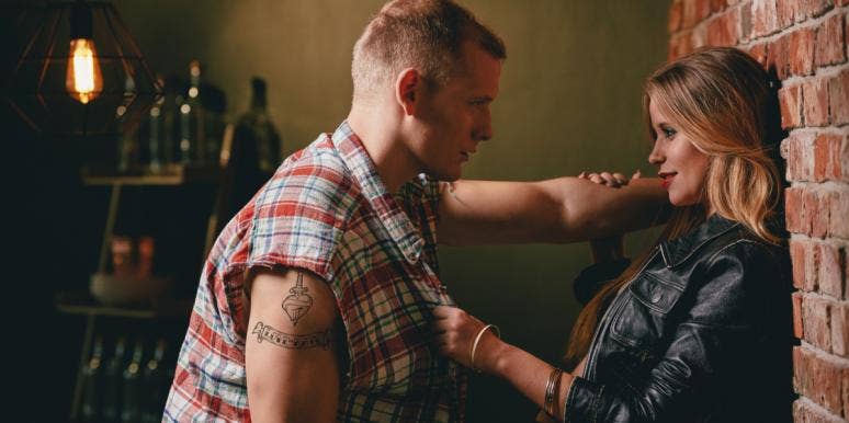 12 Casual Dating Rules - Tips To Reap The Benefits Of A Casual Relationship Couple flirting playfully