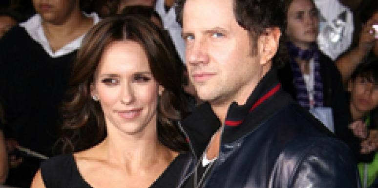 Jennifer Love Hewitt's BF Calls Her 'Pear-Ass' Jennifer Love Hewitt