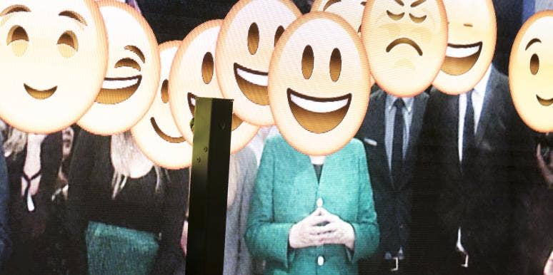 People Who Use These 3 Emojis Get The Most Dates, Says Study People Who Use These 3 Emojis Get The Most Dates, Says Study