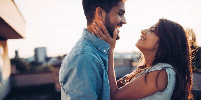 How A Guy Can Tell If He Likes You & Your Personality On The First Date, Based On Palm Reading