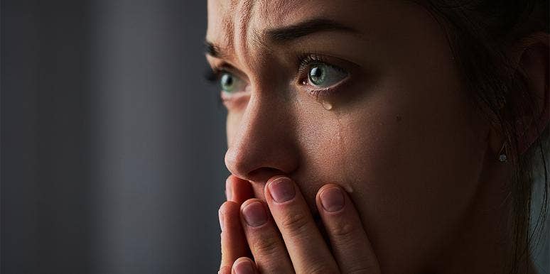 10 Best Remedies To Reduce Swollen, Puffy Eyes From Crying Quickly woman crying