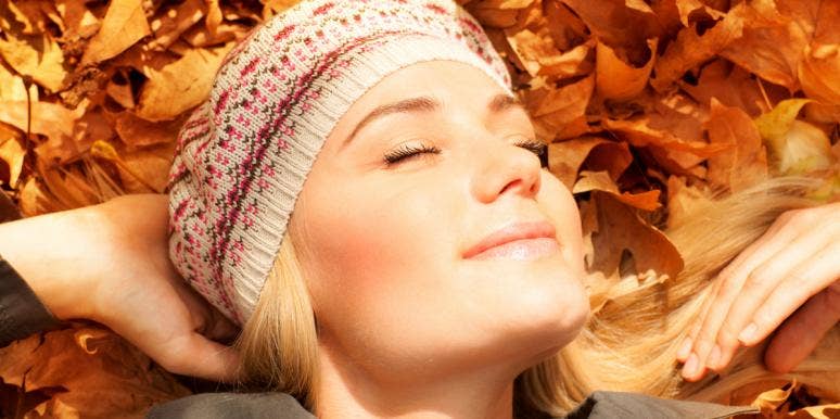 Dear Brain: I'm Sorry That I Blamed You For All Of My Struggles woman laying on leaves