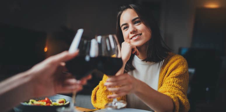Woman Leaves The Restaurant After Her Boyfriend Refuses To Pay For Her Dinner Woman Leaves The Restaurant After Her Boyfriend Refuses To Pay For Her Dinner