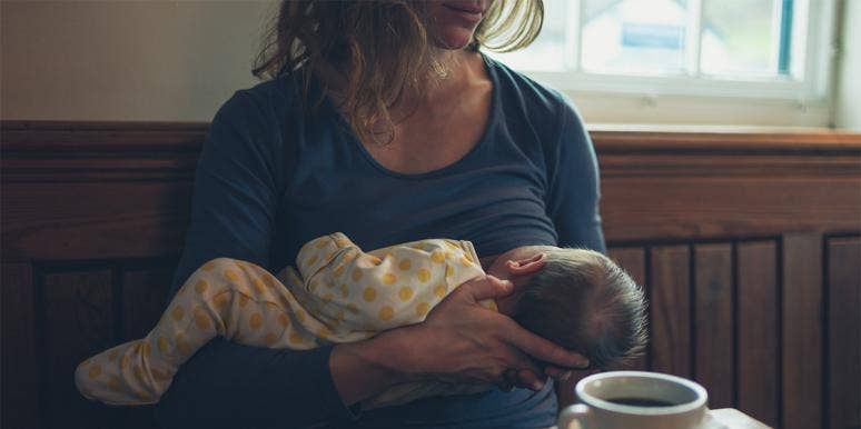 Breastfeeding In Public Is Legal Nationwide — Here Are 3 Reasons That's Not Enough For Free The Nipple woman breastfeeding