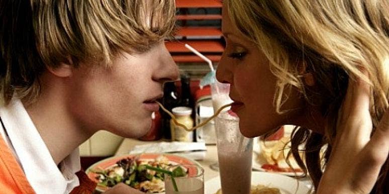 Cheaters Love Chain Restaurants: What Your Chain of Choice Means couple at chain restaurant