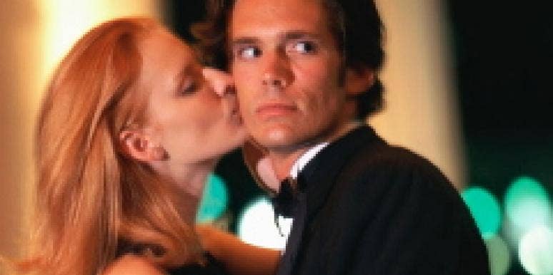 How To Protect Yourself Against A Cheating Spouse woman man with wandering eye