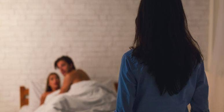 10 All-Too-Common Myths About Cheating In A Relationship ... Debunked! cheating couple