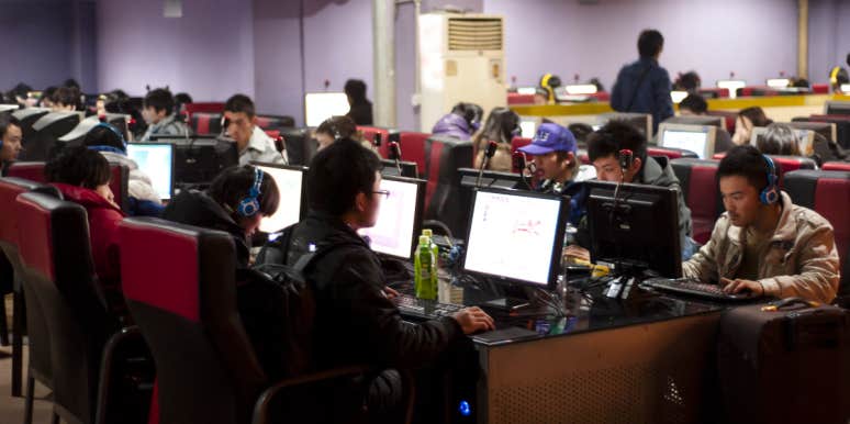 Why The Chinese Government Is Limiting Teens To 3 Hours Of Gaming A Week, Banning Weeknight Play china internet cafe gaming