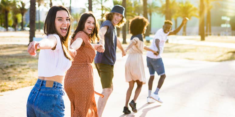 Why You Should Choose The People Who Choose You group of friends laughing