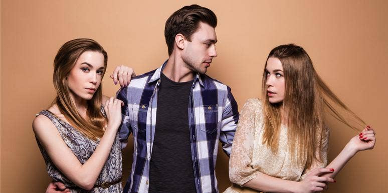 18 Signs You're Dating A "Collector" — A Man Who Collects Women 18 Signs You're Dating A "Collector" — A Man Who Collects Women