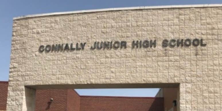 Texas School District Closes After Two Teachers Die Of Covid In The Same Week connally junior high