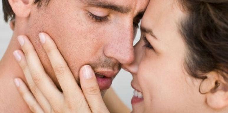 couple kissing