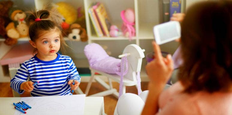 Dear Moms: The Baby Photo Obsession Needs To Stop, ASAP! Dear Moms: The Baby Photo Obsession Needs To Stop, ASAP!