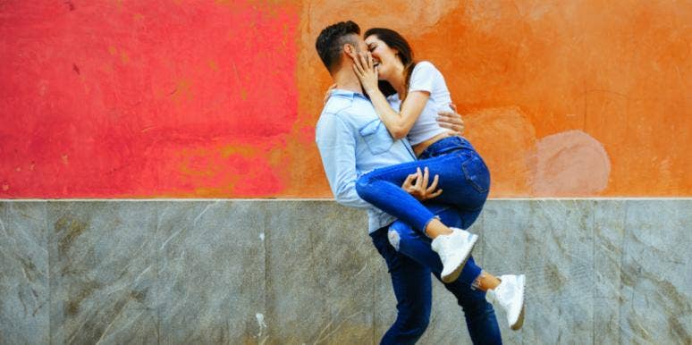 How To Tell If A Guy Is Playing You Or Really Likes You Yourtango How To Tell If A Guy Is Playing You Or Really Likes You Yourtango