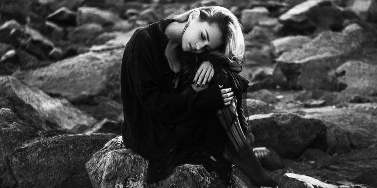 13 Telltale Signs Your Relationship Is Over 13 Telltale Signs Your Relationship Is Over