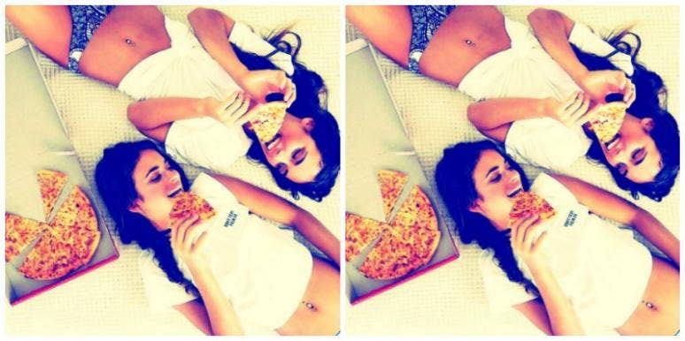 Best friends eating pizza