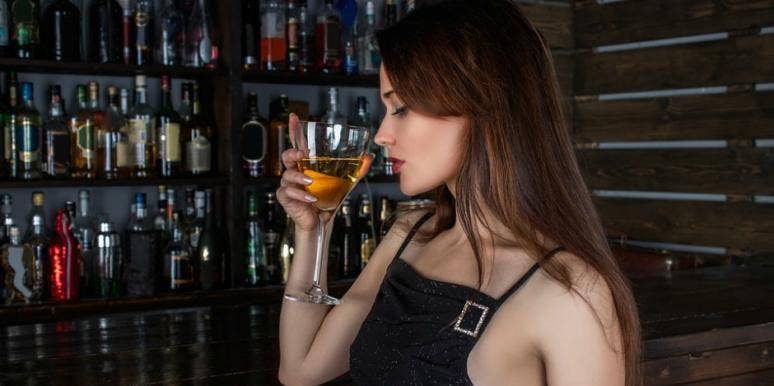 Drinking Alcohol Makes You More Attractive (Says Science) Drinking Alcohol Makes You More Attractive (Says Science)