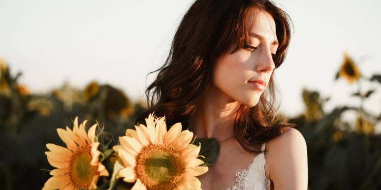 10 Telltale Signs Of An Entitlement Complex woman with sunflowers