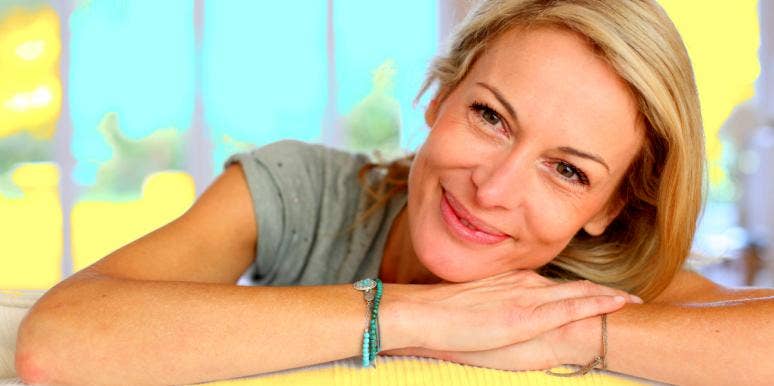 Makeup For Older Women: 14 Easy Tips For Women Over 50