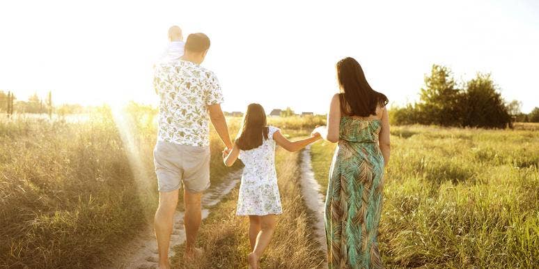 5 Ways Our Family Changed For The Better When We Became Homeless family walking