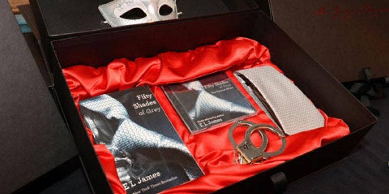 17 Signs You're Completely Obsessed With 'Fifty Shades Of Grey' 17 Signs You're Completely Obsessed With 'Fifty Shades Of Grey'