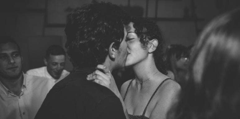 When Is The Right Time For Your First Kiss, By Zodiac Sign When Is The Right Time For Your First Kiss, By Zodiac Sign