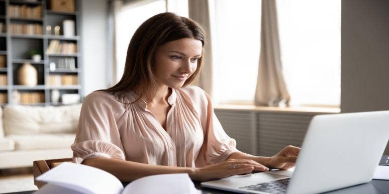Signs YOU Are The Facebook Friend Everyone Hates Signs YOU Are The Facebook Friend Everyone Hates
