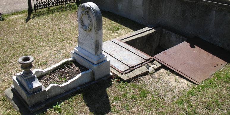 Grieving Mom Uses Staircase To 10-Year-Old Daughter's Casket And Comforts Her During Storms Florence Irene Ford Grave