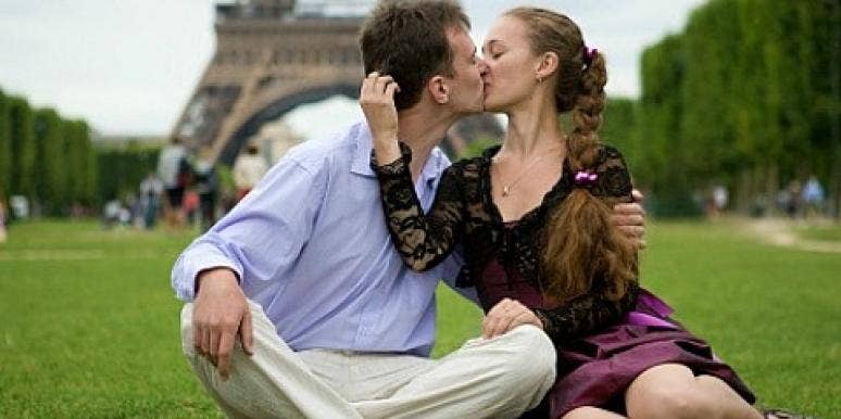 Featured image of post French Kiss Images With Quotes : Ryan plays a woman whose fiancé (timothy hutton) leaves her the web's largest resource for.