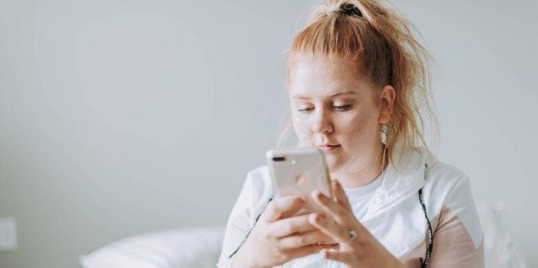 3 Awkward Signs You're Social Media Stalking Your Date (And It's Gone Too Far) 3 Awkward Signs You're Social Media Stalking Your Date (And It's Gone Too Far)
