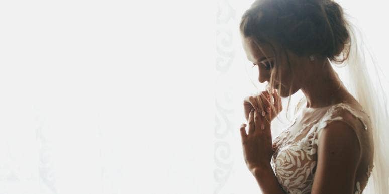Behind The Girl Who Is Anti-Marriage bride wedding dress