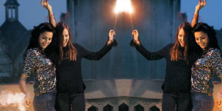 21 Fun (And Affordable!) Girls' Night Out Ideas For Your Next GNO girl friends having fun together