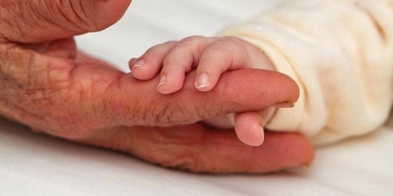 92-Year-Old Meeting Great-Grandchild Gives Us ALL The Feels 92-Year-Old Meeting Great-Grandchild Gives Us ALL The Feels