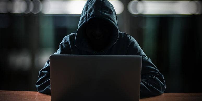 Hacker Posts Nude Photos As Women's Facebook Profile Pics Hacker Posts Nude Photos As Women's Facebook Profile Pics