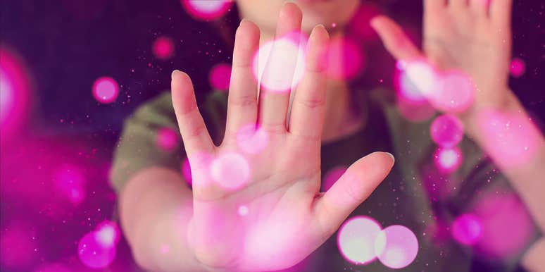 How To Use Jin Shin Jyutsu Pressure Points To Get Rid Of Pain, Nausea & Stress woman putting hand up