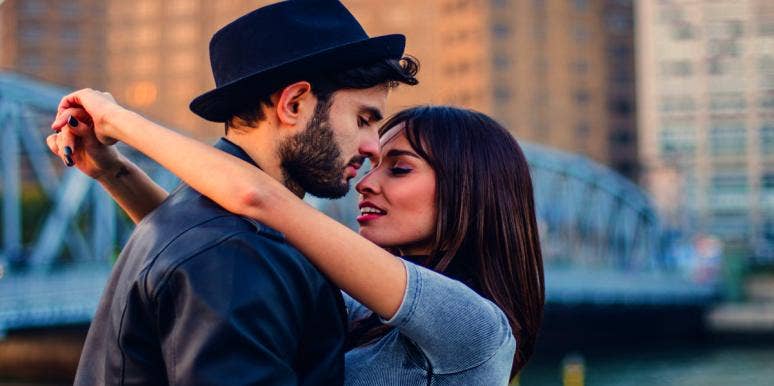 7 "Little Things" That Make People Happier In Their Relationship 7 "Little Things" That Make People Happier In Their Relationship