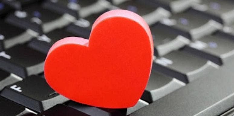 Online Dating? 6 Reasons To Make The First Move [EXPERT]