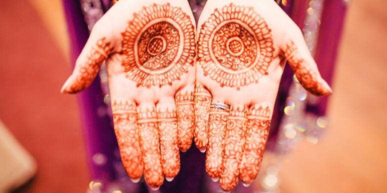 25 Best Henna Design Ideas To Try If You're Looking For A Temporary (And Pain Free!) Alternative To A Traditional Tattoo