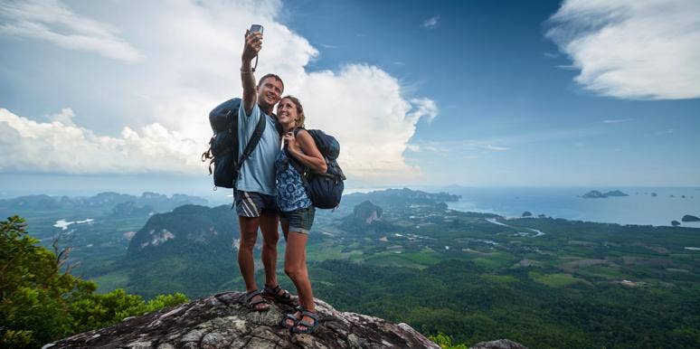 Engaged Couple To Walk 2500 Miles To Their Wedding Engaged Couple To Walk 2500 Miles To Their Wedding